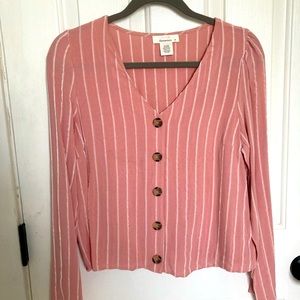 NEVER WORN! Button up top!